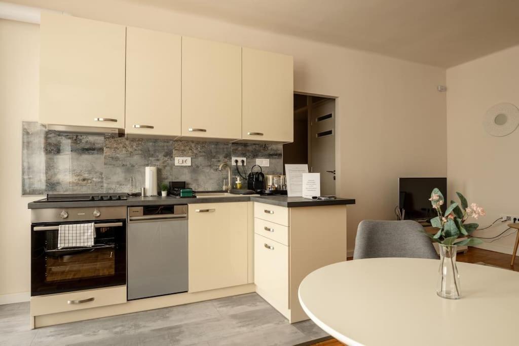Petofi Family Apartman デブレツェン エクステリア 写真
